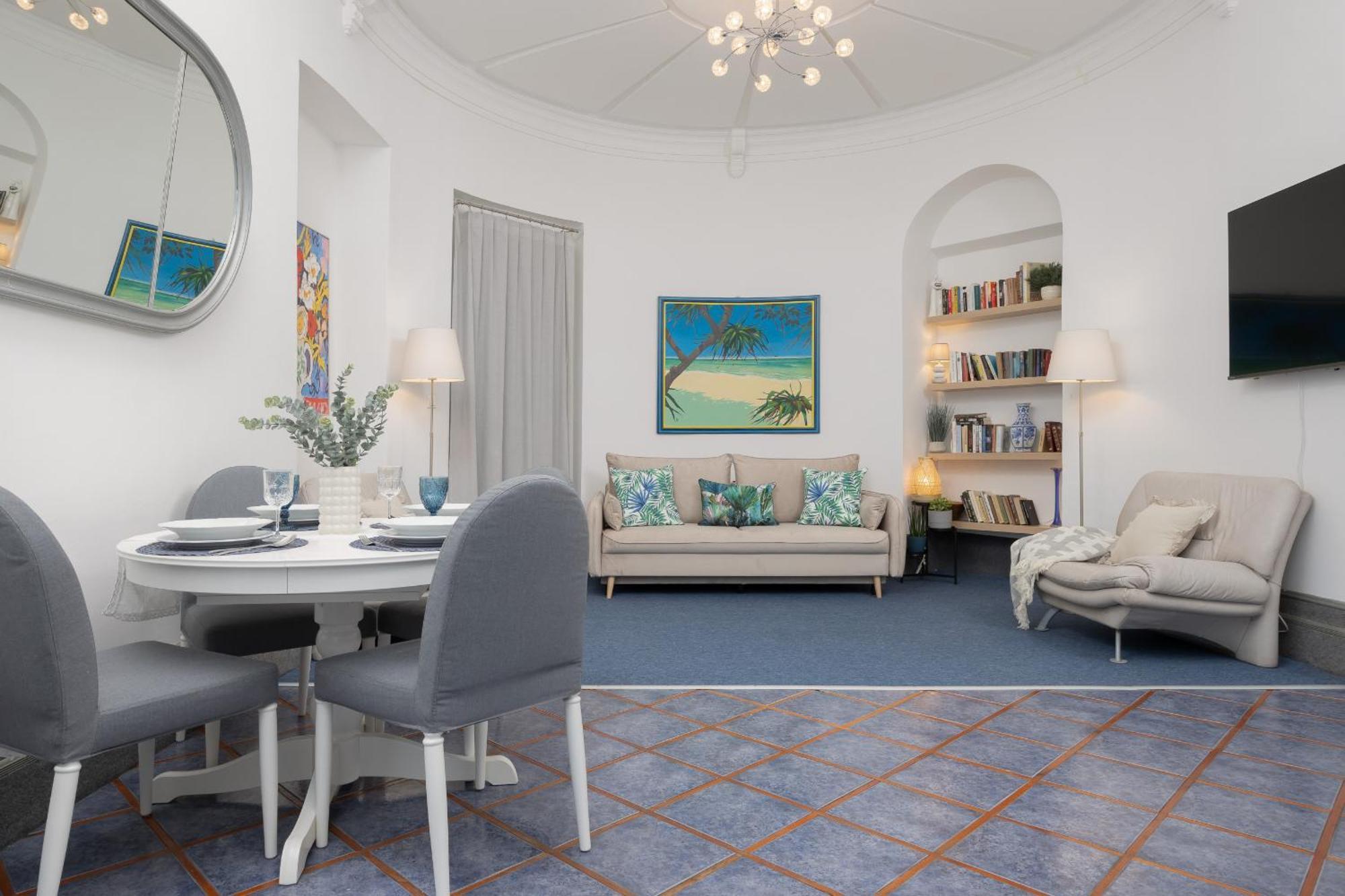 Spacious In The City Center By Rent Like Warszawa