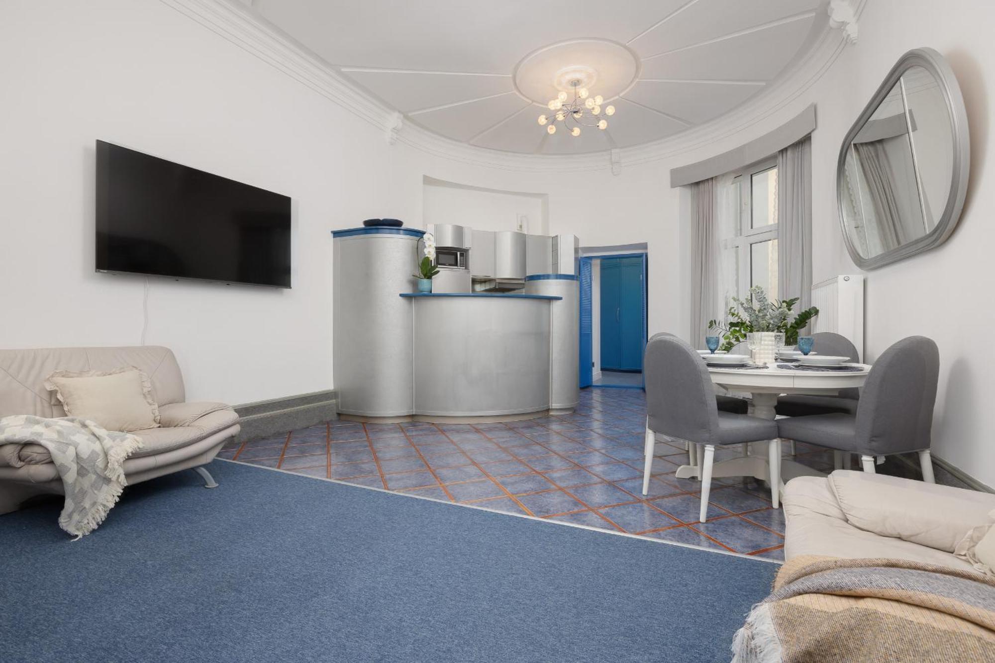 Spacious In The City Center By Rent Like Apartament
