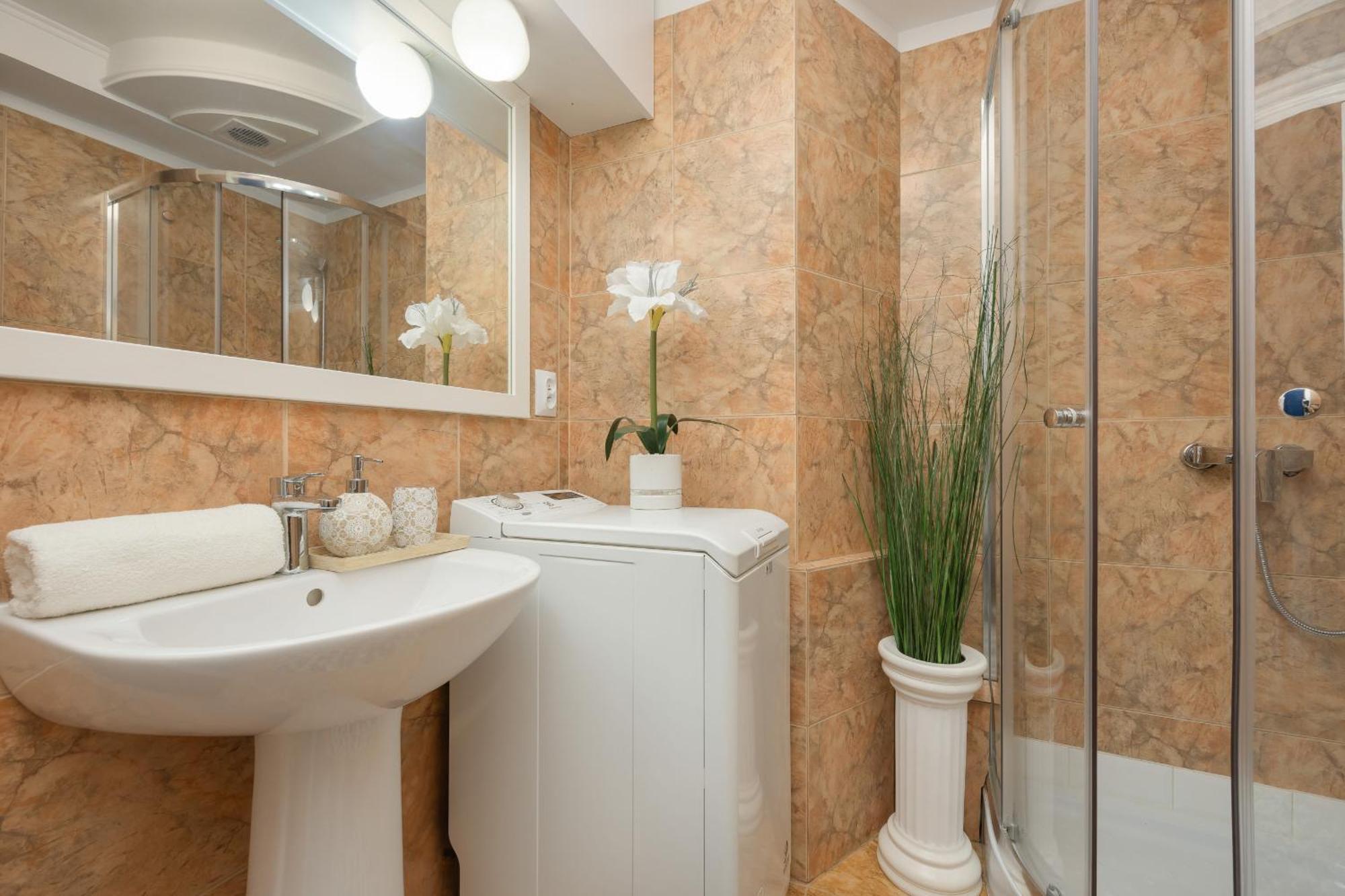 Spacious In The City Center By Rent Like Warszawa